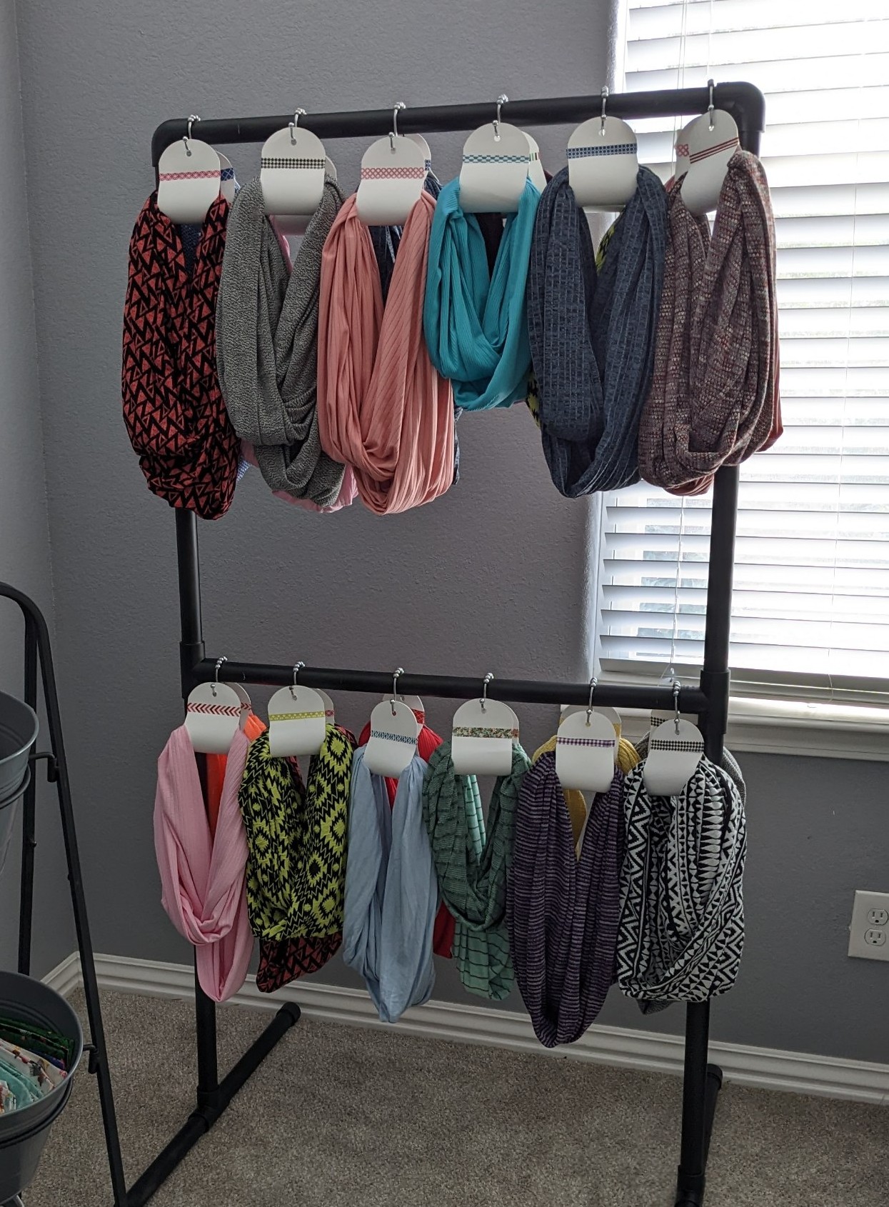 Weave an Infinity Scarf Workshop – WaylandeNews